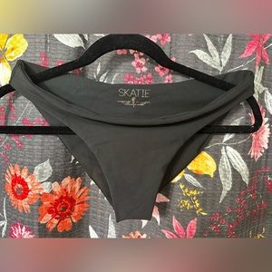 Skatie Cheryl Black Swim Bottom Medium